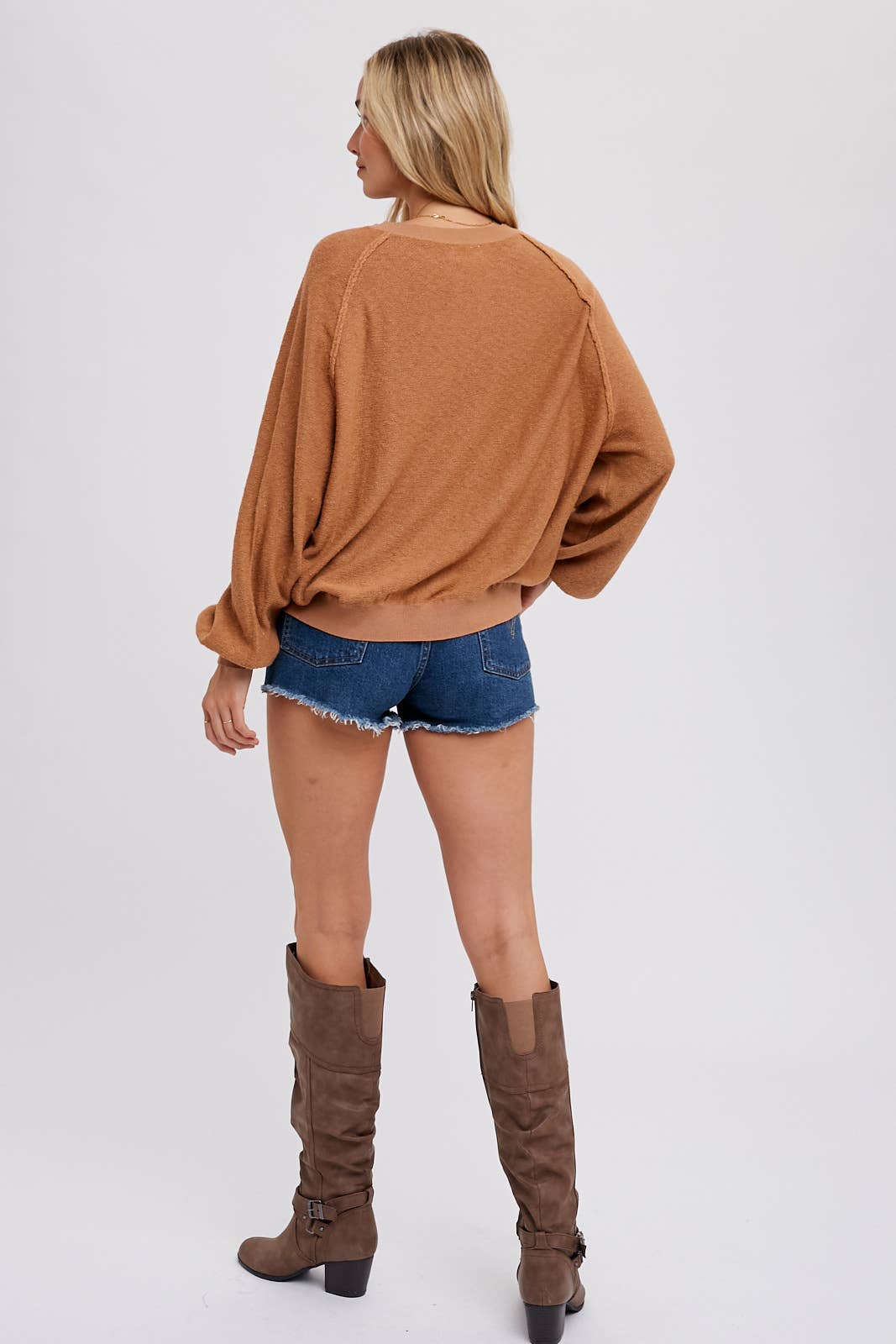 REVERSE SEAM BOUCLE PULLOVER: TOAST, M/L