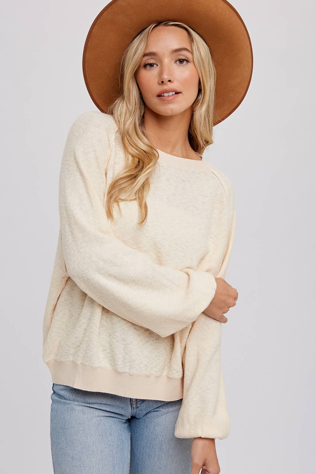 REVERSE SEAM BOUCLE PULLOVER: TOAST, M/L