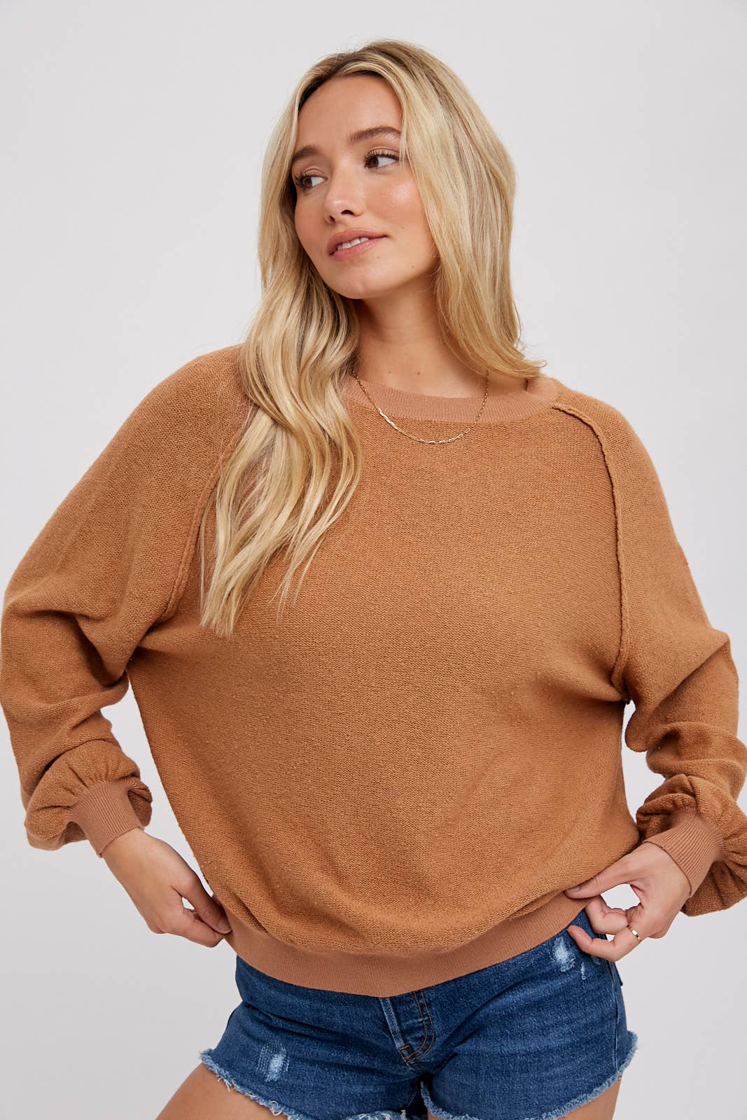 REVERSE SEAM BOUCLE PULLOVER: TOAST, M/L