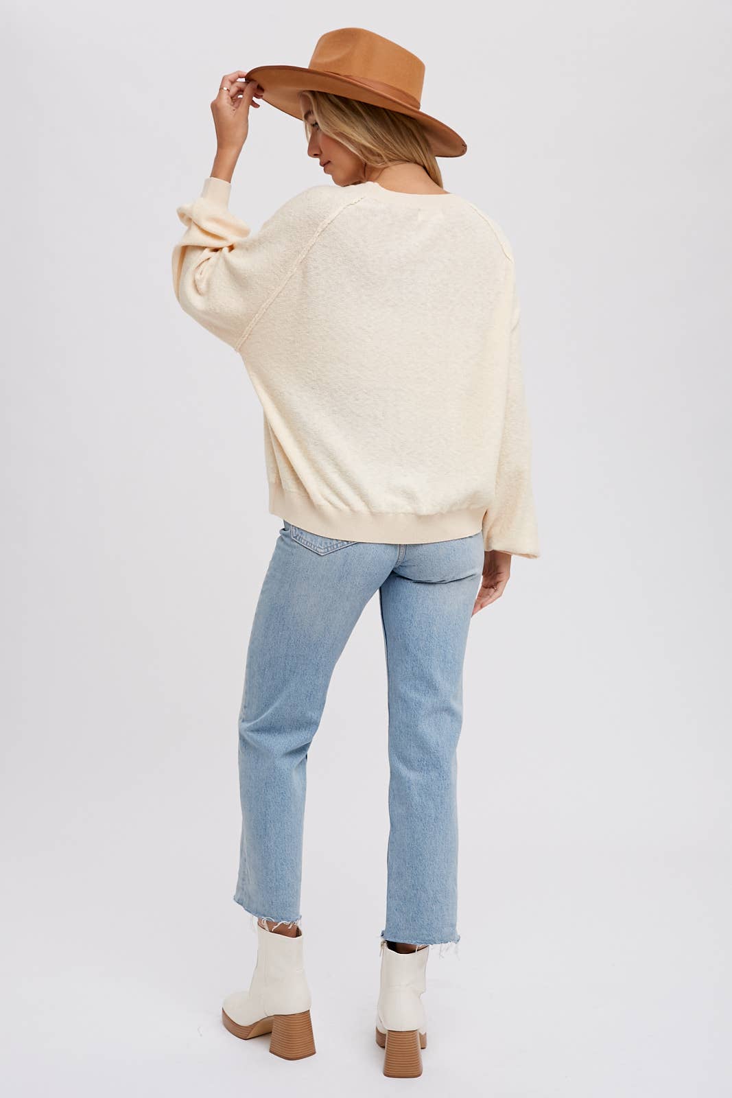 REVERSE SEAM BOUCLE PULLOVER: TOAST, M/L