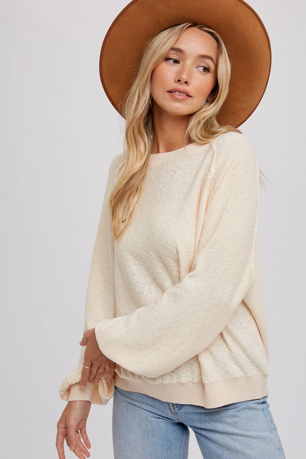 REVERSE SEAM BOUCLE PULLOVER: TOAST, M/L