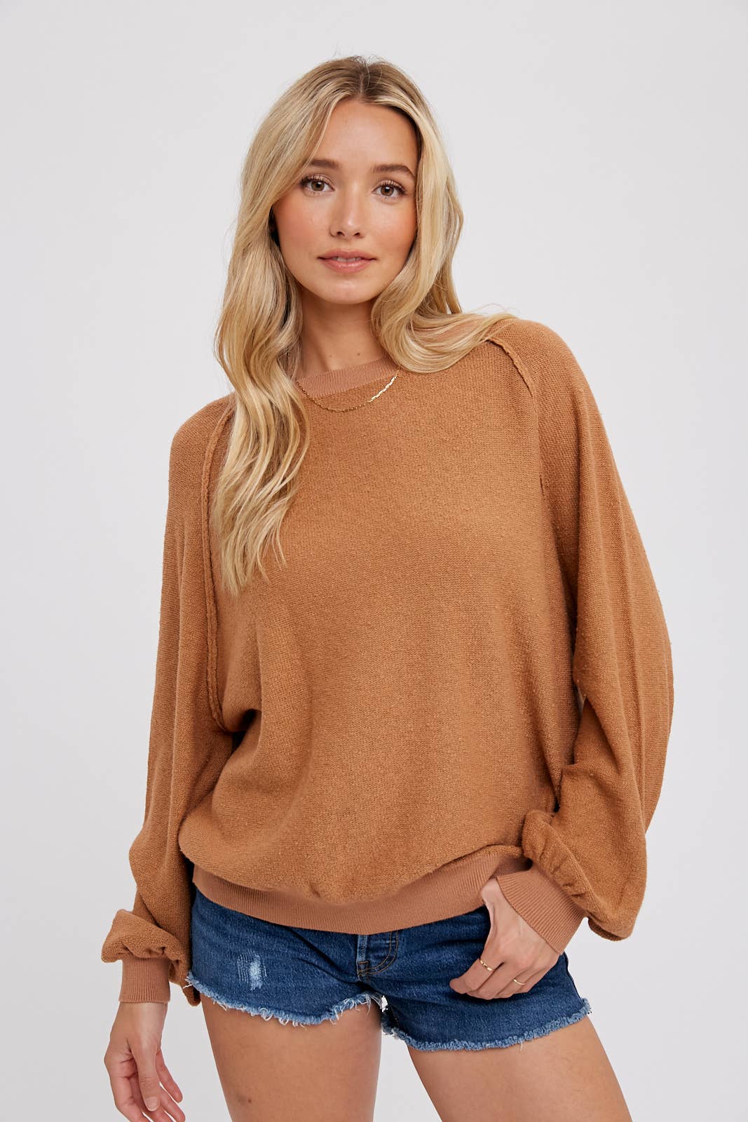 REVERSE SEAM BOUCLE PULLOVER: TOAST, M/L