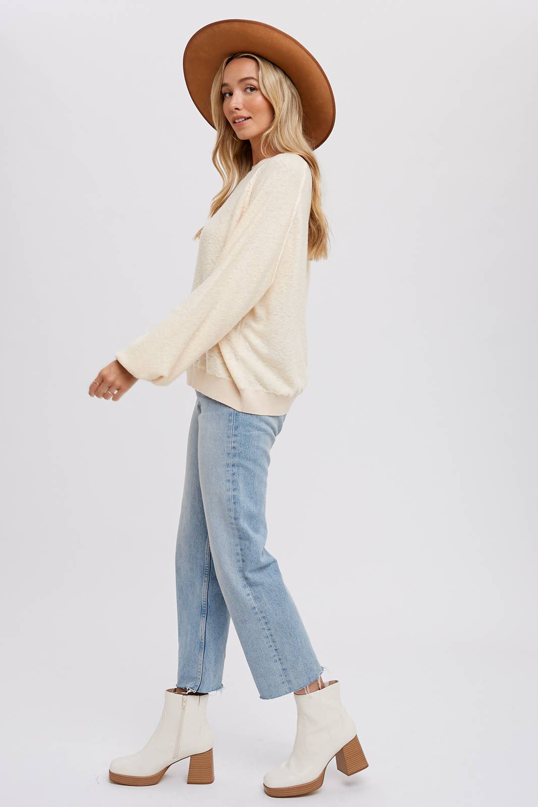 REVERSE SEAM BOUCLE PULLOVER: TOAST, M/L